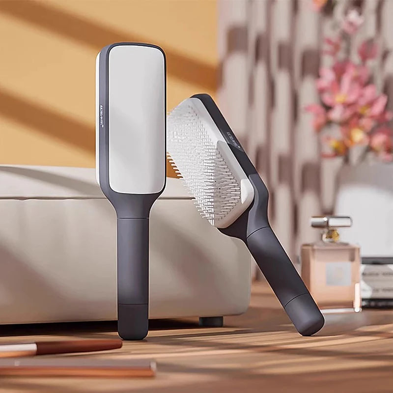 Nelvadi Self-Cleaning Brush
